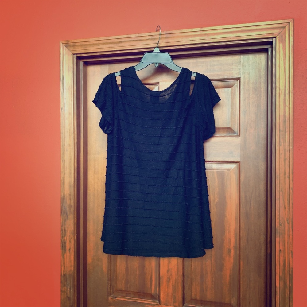 Cold shoulder Bobeau top